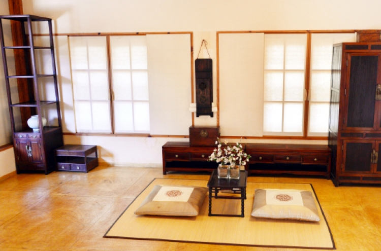 [Eye Plus] An afternoon in a hanok