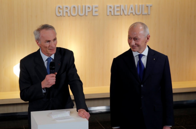 Renault names Bollore CEO, Senard chairman: statement