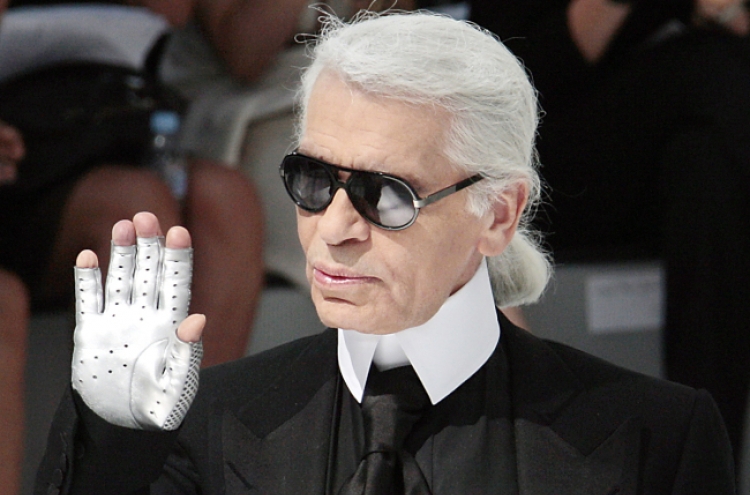 Mentor besluiten lijden Fashion designer Karl Lagerfeld dead: Chanel