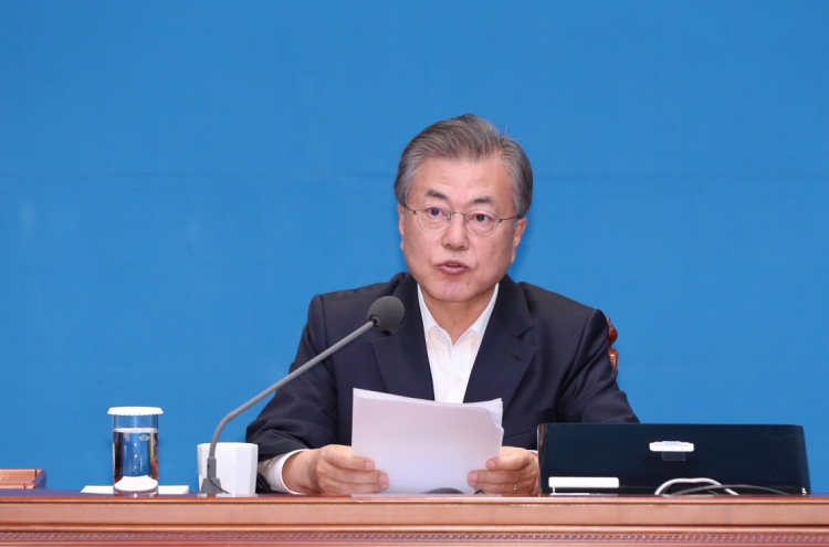 Moon urges political parties to change with times