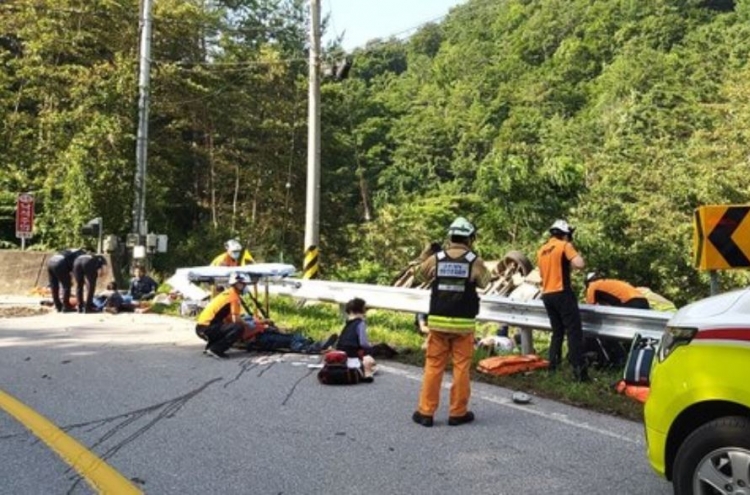 Driver of overturned van in Gangwon repeat road crash offender: police