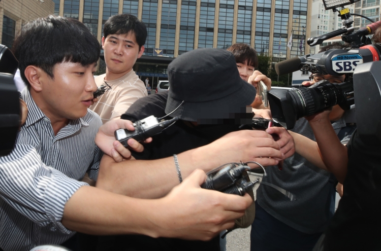 '日여성 폭행' 한국남성 조사받고 귀가…"폭행·모욕죄 검토"(종합3보)