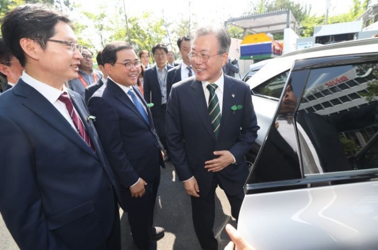 Moon's presidential hydrogen car debuts amid his clean energy drive