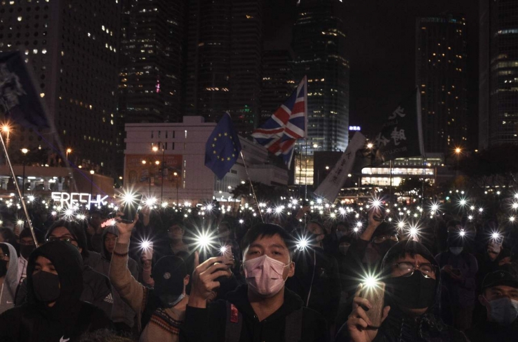 Hong Kong clashes resume in shopping centers, streets