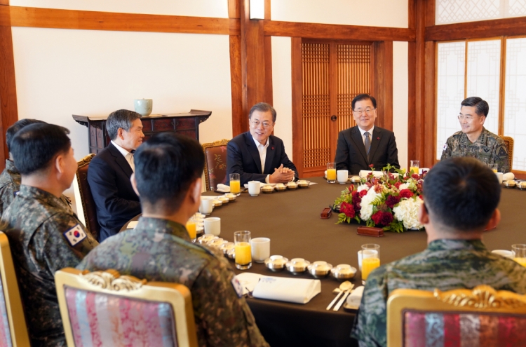 Moon meets top military commanders over lunch to discuss combat posture