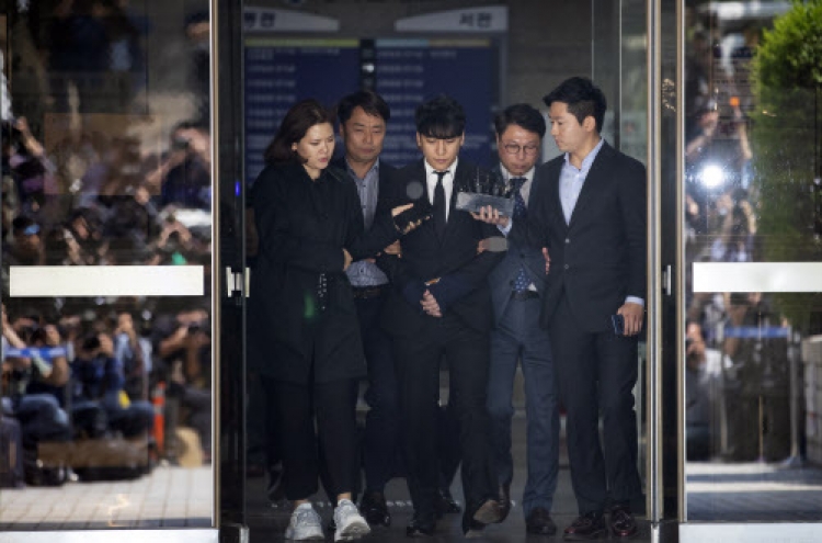 [Newsmaker] Arrest warrant sought for Seungri over procuring prostitutes, illegal gambling