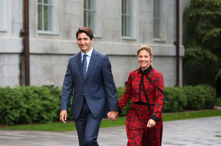 Canada PM's wife tests positive for new coronavirus