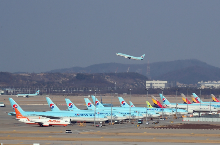 Air carriers face double whammy on stormy coronavirus turbulence