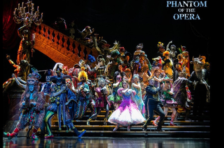 ‘Phantom of Opera’ extends show suspension to April 22