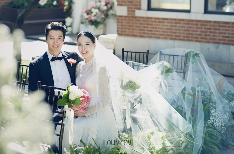 Celebrity couple Lee Dong-gun, Cho Youn-hee divorce after 3-year marriage