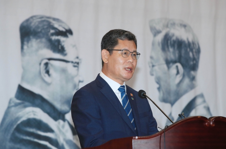 Minister emphasizes summit spirit as Pyongyang threatens military action