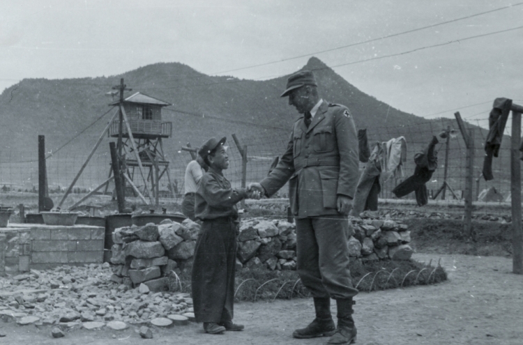 Red Cross photos provide rare glimpse into life of refugees, POWs during Korean War