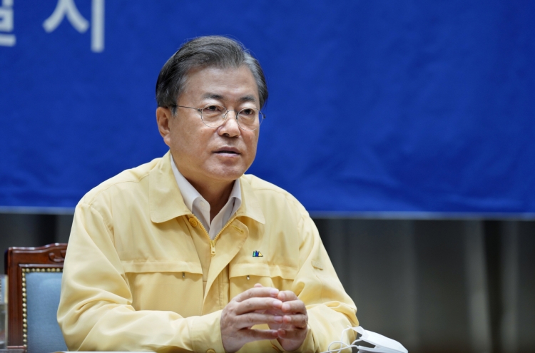 Moon calls on government to use all means necessary to end sabotage of quarantine efforts