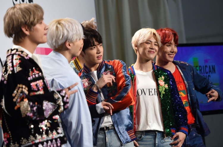 Moon, politicians praise BTS for hitting No. 1 on Billboard chart