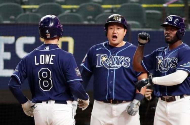 Rays' Choi Ji-man draws 2 walks off the bench in wild World Series victory