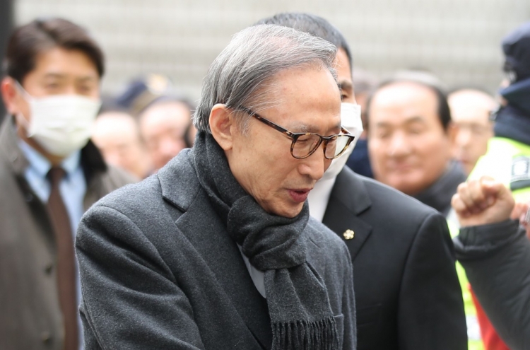 [Newsmaker] Supreme Court confirms 17-year prison term for ex-President Lee Myung-bak in corruption case