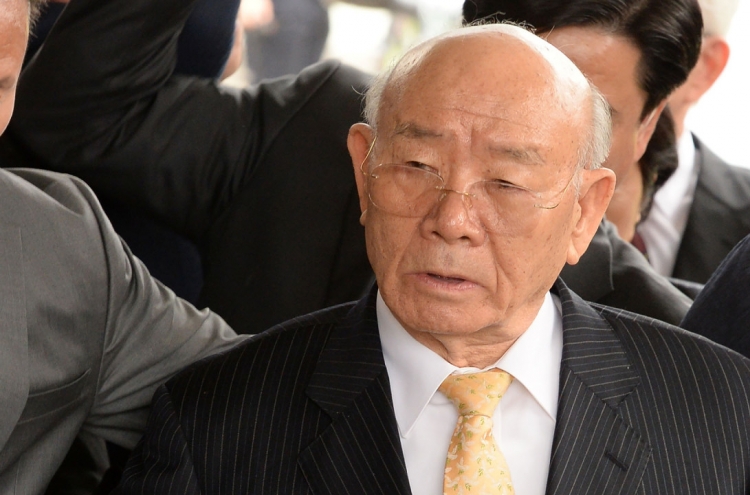 Ex-President Chun put on list of habitual tax delinquents for five years in a row