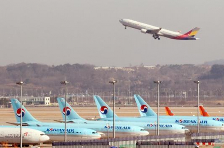 7 in 10 Koreans plan to travel abroad after COVID-19 vaccine development: poll