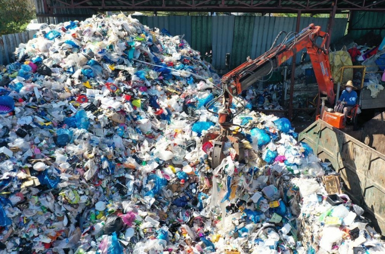 S. Korea to phase out industrial waste imports