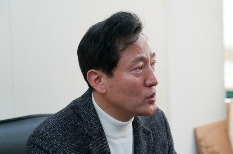 [Herald Interview] Put policies for foreigners on back burner: former Seoul Mayor