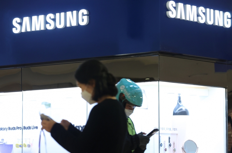 Apple, Samsung extend lead as top semiconductor buyers in 2020: survey