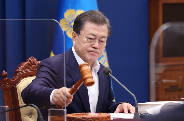 Moon offers public apology over LH land speculation scandal