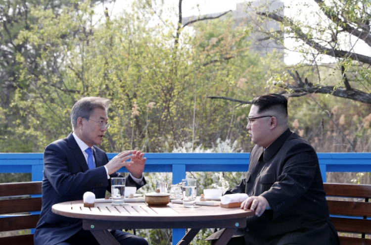 Persuading US to ease sanctions 'top priority' for implementing inter-Korean summit agreements: poll