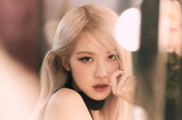 BLACKPINK vocalist Rose's solo single debuts at No. 43 on Official Charts
