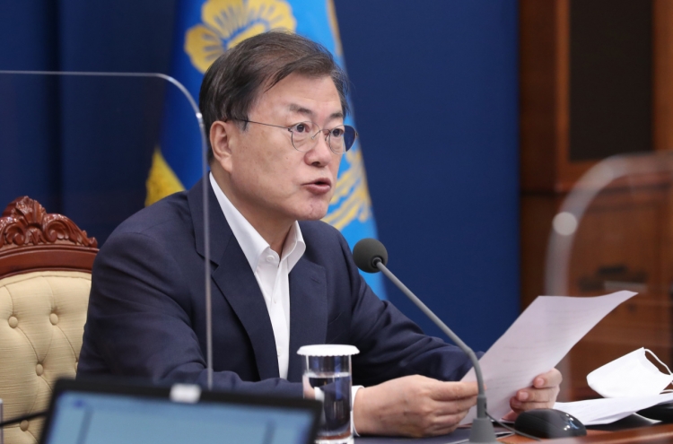 More than 80% of Koreans call for recalibration of Moon's policy direction