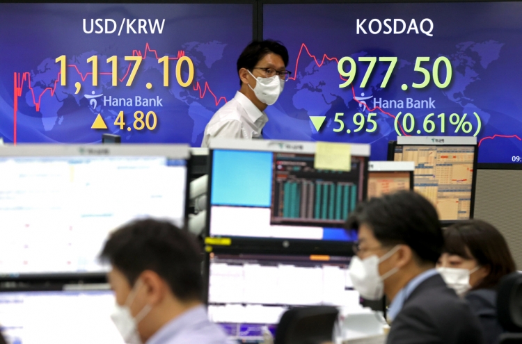 Seoul stocks open lower on 1st day of resumed short selling