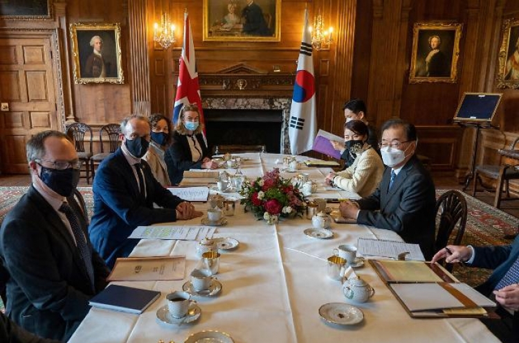 Top diplomats of S. Korea, Britain agree on cooperation on vaccine access, climate change