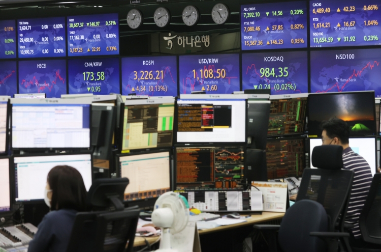 Seoul stocks open higher on strong economic data
