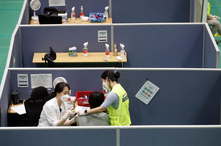 Glitches put foreign teachers behind Korean colleagues in vaccine queue