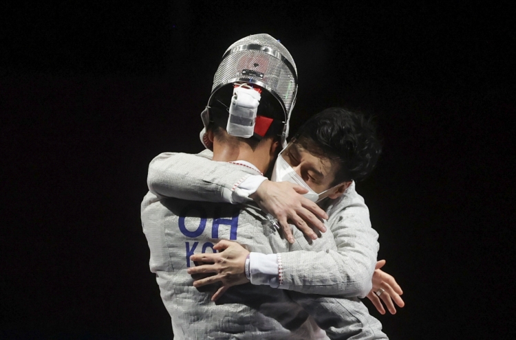 [Tokyo Olympics] S. Korea defends gold in men's team sabre fencing