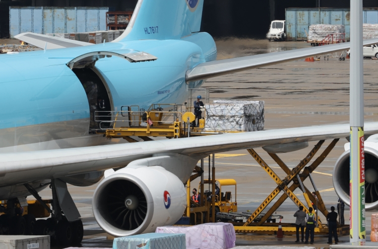 Full-service carriers enjoy growing cargo demand as low-cost carriers continue to bleed