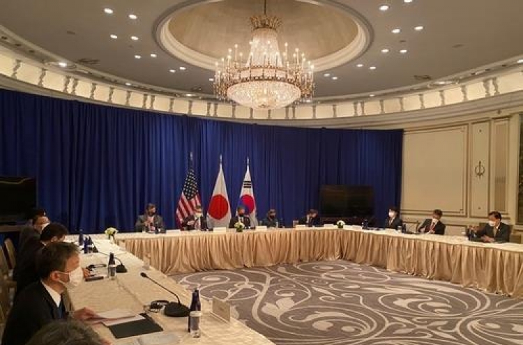 Top diplomats of S. Korea, US, Japan hold talks on N. Korea, other regional issues