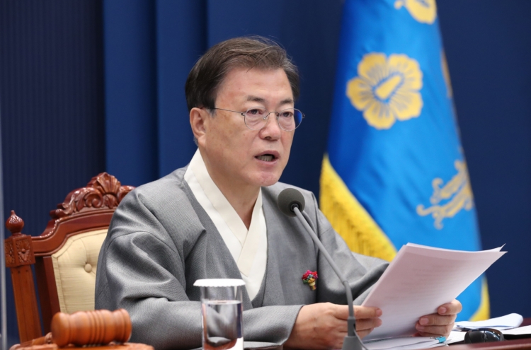 Moon says S. Koreans at 'last gateway' to return to normal