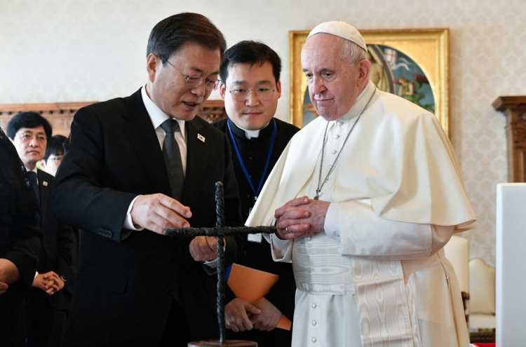 Moon says Pope Francis stated intent to visit N. Korea