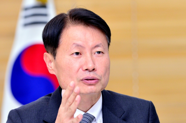 [Herald Interview] As pandemic takes grim turn, drug minister says Korea to be better armed against COVID-19