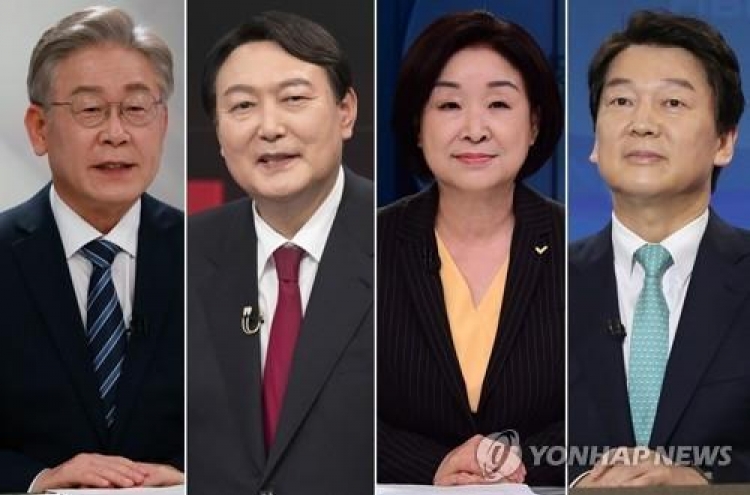 Three weeks before election, Yoon still leads Lee in polls