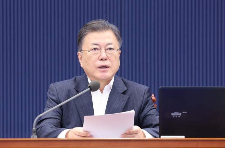 Moon casts early vote for next week's presidential election