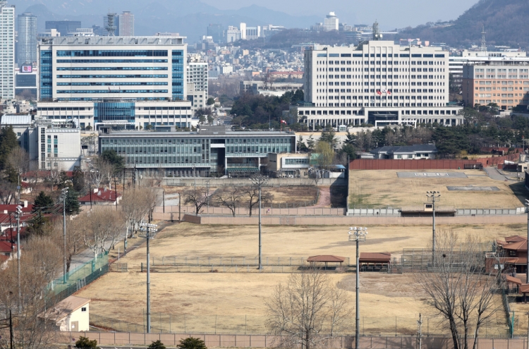 Moon-Yoon feud casts doubt on Yongsan makeover plan