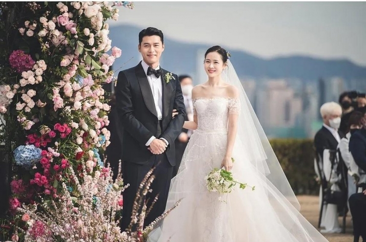 New wedding photos of Hyun Bin, Son Ye-jin released