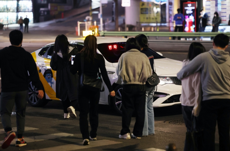 Seoul to add 3,000 late-night taxis to solve shortage