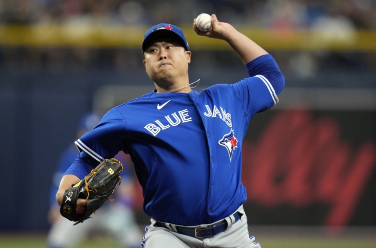 Blue Jays' Ryu Hyun-jin takes loss in return from injury