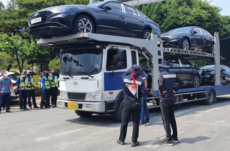 30 unionized truckers nabbed for alleged business interference