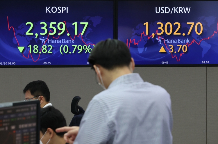 Seoul stocks open slightly higher on tech, auto gains