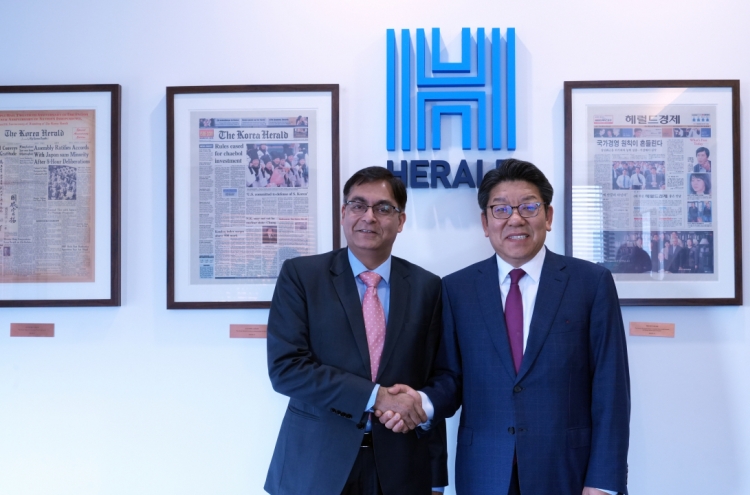 Indian ambassador, Korea Herald agree to join efforts to raise country awareness