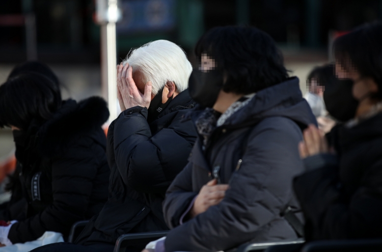 Bereaved families bid farewell to Itaewon victims on 49th day after deaths