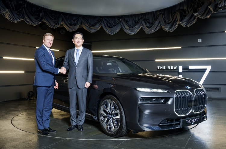 Samsung, BMW chiefs ramp up electric vehicle battery partnership